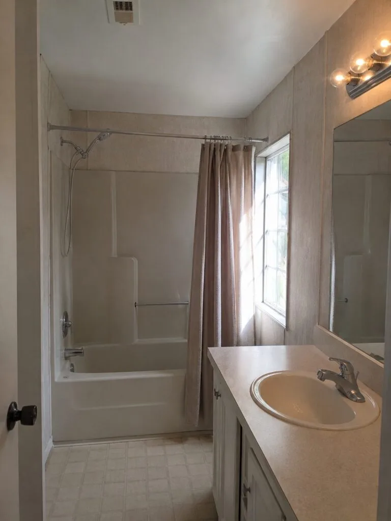Charleswood bathroom before renovation
